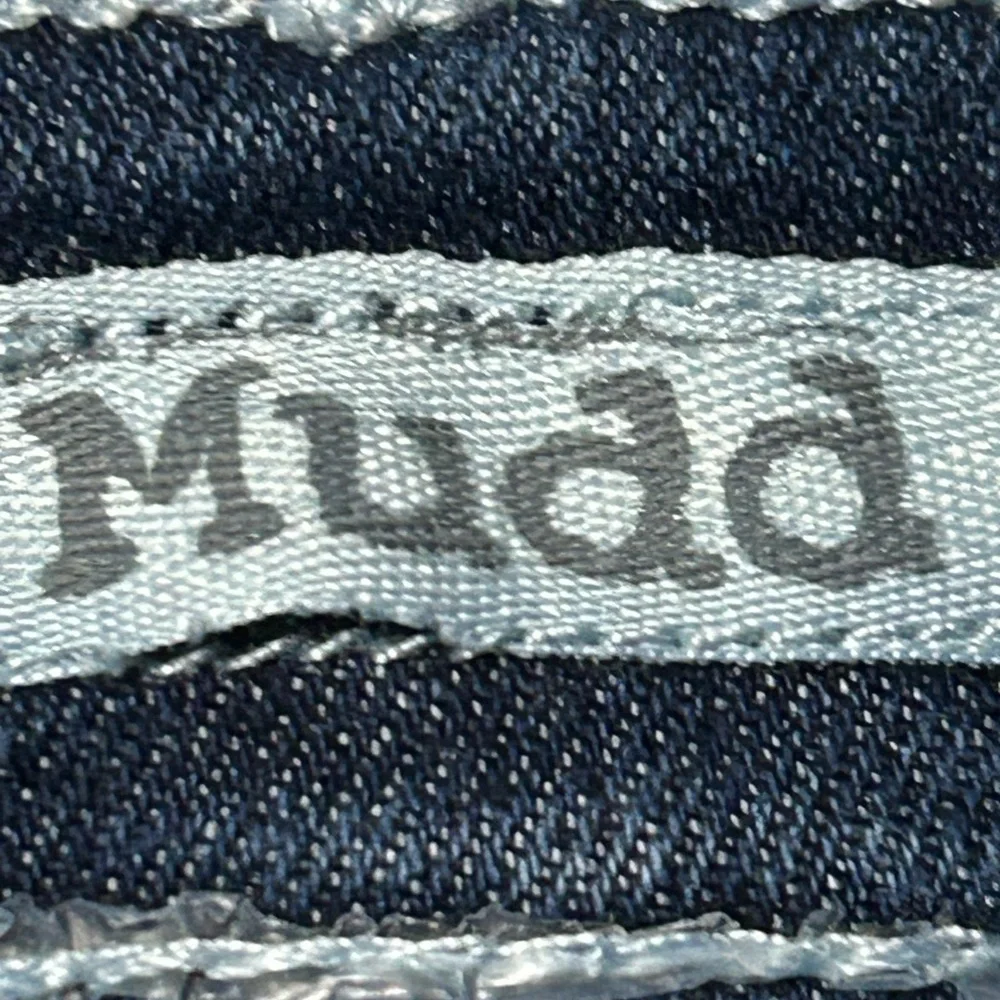 Mudd junior‎ size 3 skinny jeans with bedazzled back pockets low rise